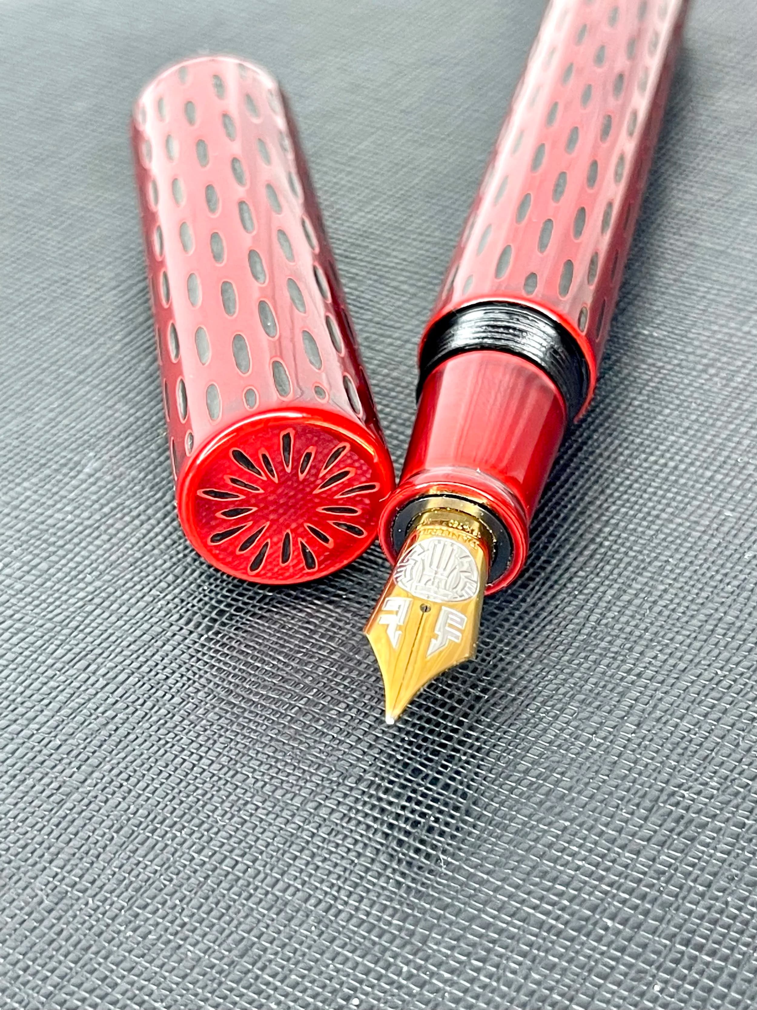 Danitrio Kama-nuri in Red on Genkai Fountain Pen