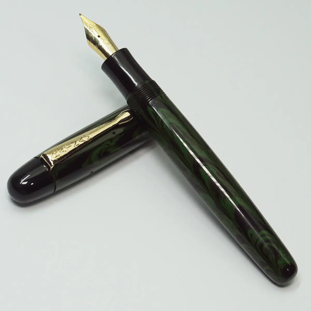 Ratnam Supreme Torpedo Special Handmade Green With Black Marble Design Body Gold Clip and Trims No.35 Kanwrite GP Medium Nib Eyedropper Model Fountain Pen